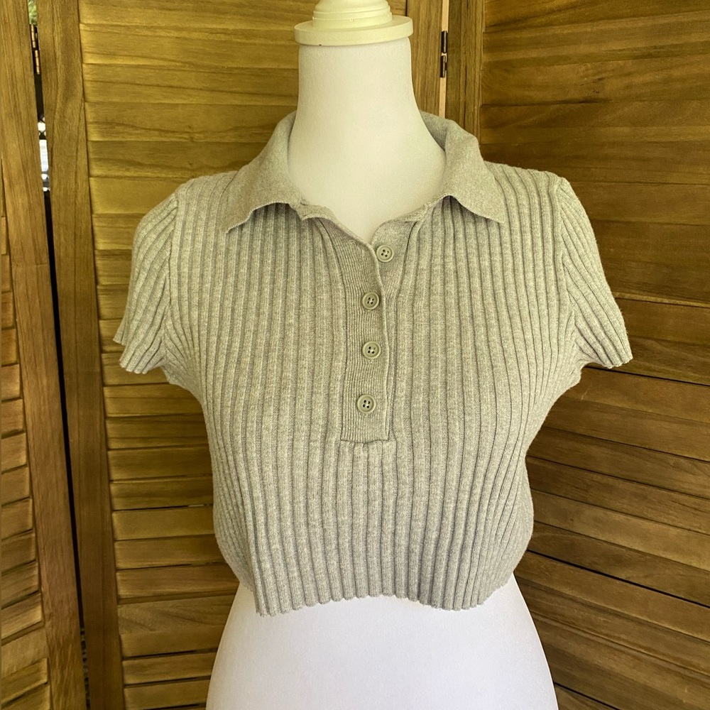 Cropped Brandy Melville collared top